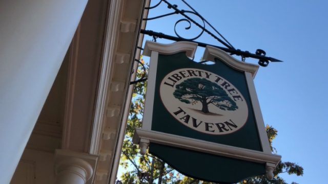 Liberty Tree Tavern Restaurant Magic Kingdom: Review