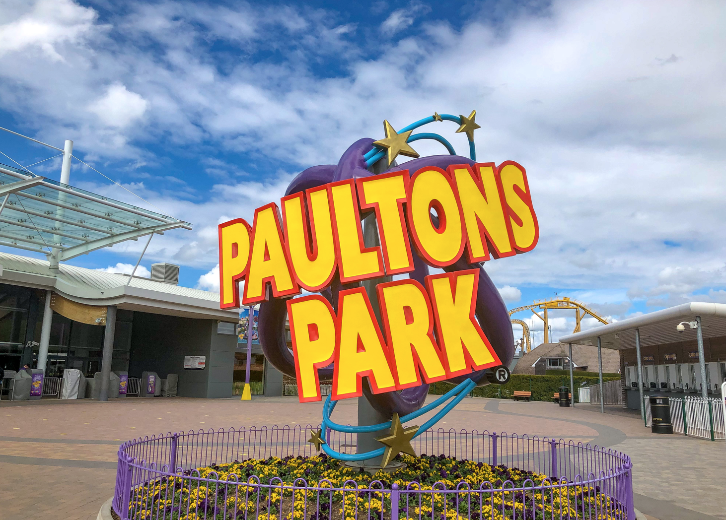 Paultons Park Entrance